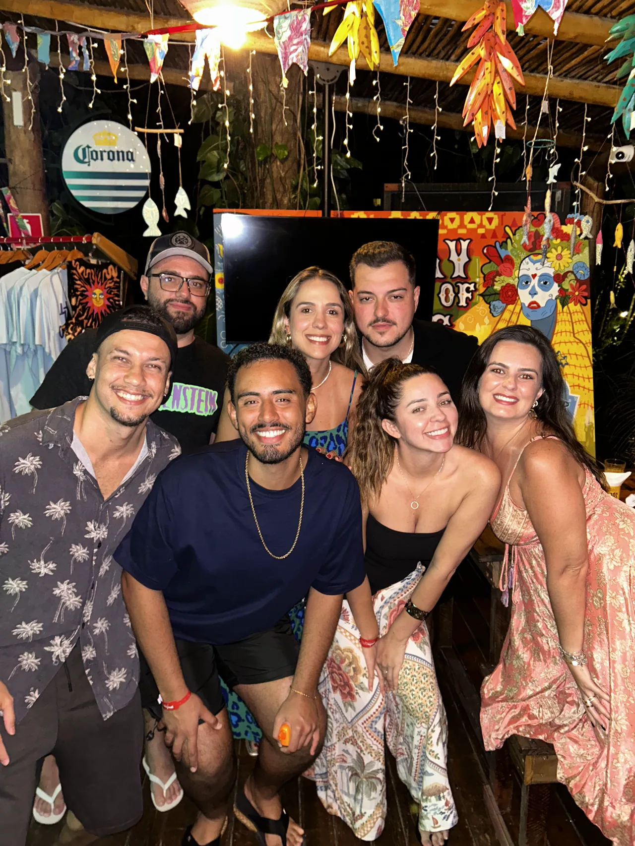 Convivência entre hóspedes no Hostel da Vila em Ilhabela