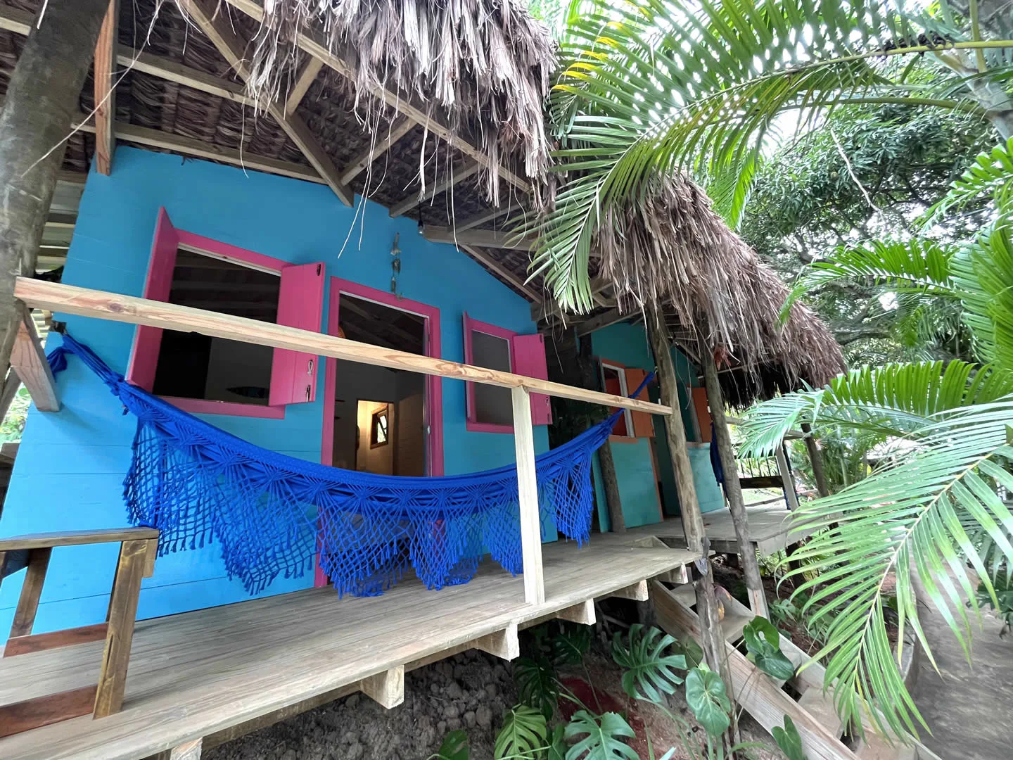 Casinha Caiçara — acomodação privativos fora da caixa do Hostel da Vila em Ilhabela